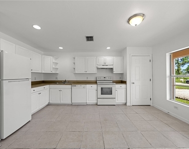 4735 30th Street Sw - Photo Thumbnail 19