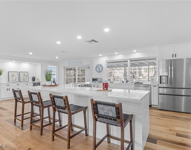 1823 Hurricane Harbor Lane - Photo Thumbnail 7