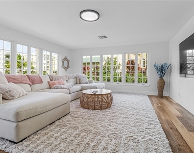 1823 Hurricane Harbor Lane - Photo Thumbnail 11