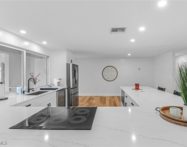 1823 Hurricane Harbor Lane - Photo Thumbnail 8