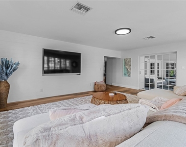 1823 Hurricane Harbor Lane - Photo Thumbnail 12