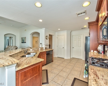 9051 Astonia Way - Photo Thumbnail 10
