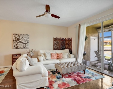 6670 Huntington Lakes Circle - Photo Thumbnail 4
