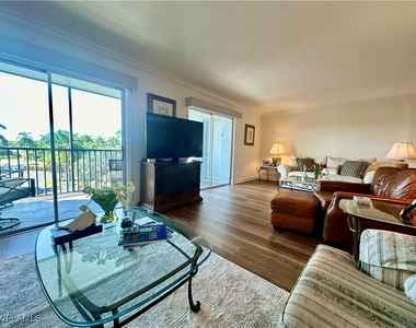 555 Park Shore Drive - Photo Thumbnail 10