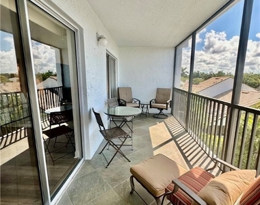 555 Park Shore Drive - Photo Thumbnail 32