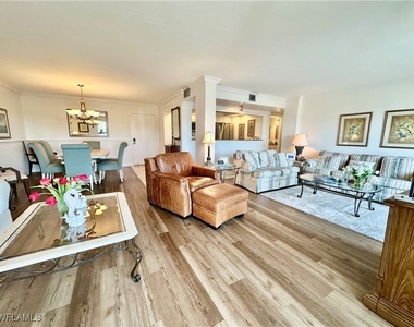 555 Park Shore Drive - Photo Thumbnail 3