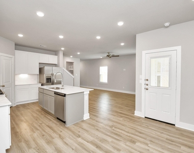 21034 Shore Oak Drive - Photo Thumbnail 4
