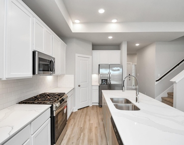 7514 Terramar Bay Lane - Photo Thumbnail 3