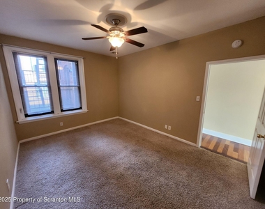 98 N Franklin Street - Photo Thumbnail 14