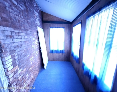 98 N Franklin Street - Photo Thumbnail 21
