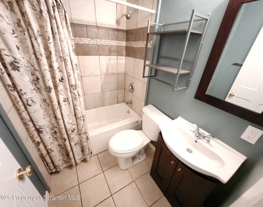 98 N Franklin Street - Photo Thumbnail 16