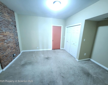 98 N Franklin Street - Photo Thumbnail 18