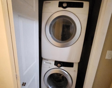 98 N Franklin Street - Photo Thumbnail 20