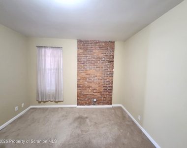 98 N Franklin Street - Photo Thumbnail 17