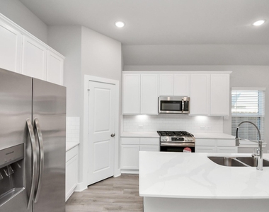 7510 Terramar Bay Lane - Photo Thumbnail 4