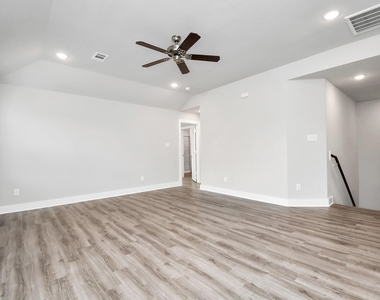 21047 Bay Village Drive - Photo Thumbnail 8