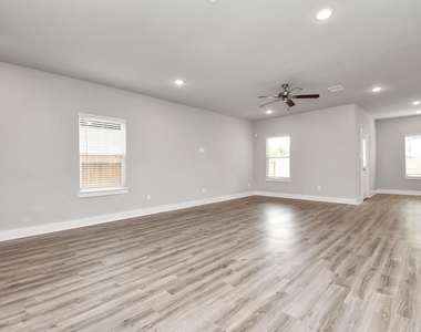 21047 Bay Village Drive - Photo Thumbnail 4