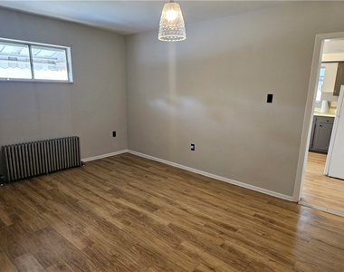 537 6th St - Photo Thumbnail 6