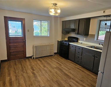 537 6th St - Photo Thumbnail 12