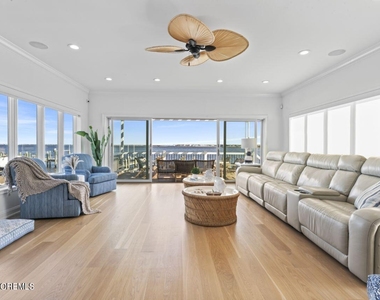 1 Pershing Boulevard - Photo Thumbnail 13