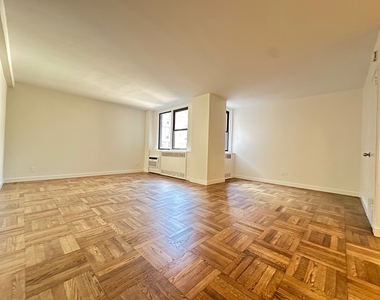 435 East 79th Street - Photo Thumbnail 2