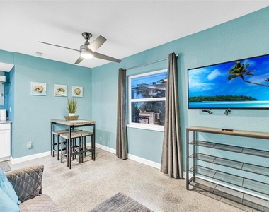 1715 Ne 11th Street - Photo Thumbnail 6