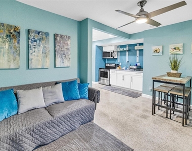 1715 Ne 11th Street - Photo Thumbnail 2
