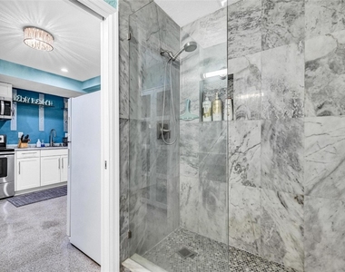 1715 Ne 11th Street - Photo Thumbnail 21