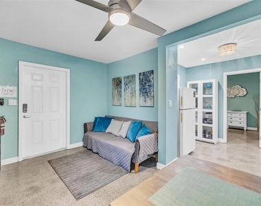 1715 Ne 11th Street - Photo Thumbnail 5