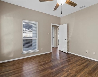 427 Jannie Street - Photo Thumbnail 13