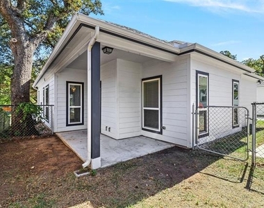 427 Jannie Street - Photo Thumbnail 14