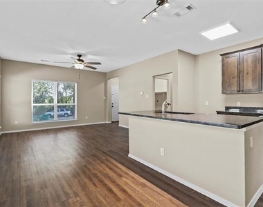 427 Jannie Street - Photo Thumbnail 10