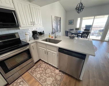3805 Mediterranean Street - Photo Thumbnail 6