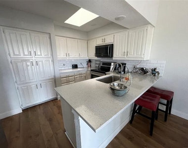 3805 Mediterranean Street - Photo Thumbnail 5