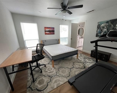 3805 Mediterranean Street - Photo Thumbnail 15