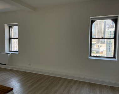 West 34th Street - Photo Thumbnail 4