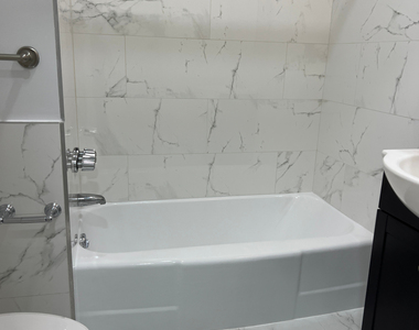 West 34th Street - Photo Thumbnail 6