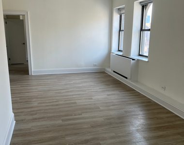 West 34th Street - Photo Thumbnail 2