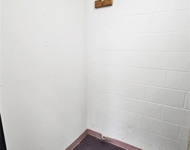 4638 Se 29th Street - Photo Thumbnail 6