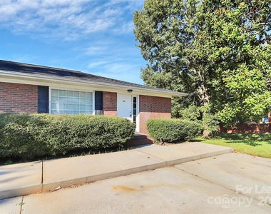 1005 Rainbow Drive - Photo Thumbnail 3