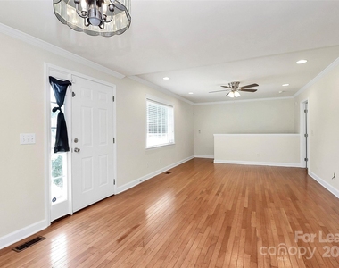 1005 Rainbow Drive - Photo Thumbnail 5