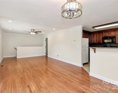 1005 Rainbow Drive - Photo Thumbnail 6