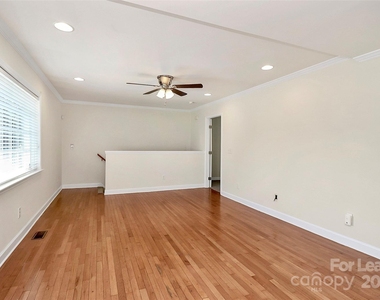 1005 Rainbow Drive - Photo Thumbnail 7
