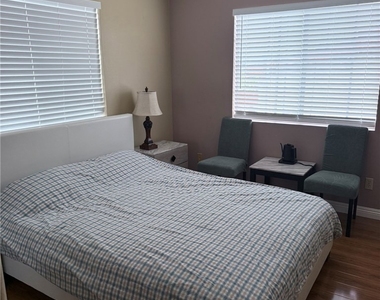 1519 Prospect Avenue - Photo Thumbnail 2
