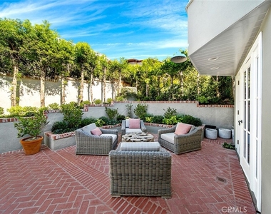 806 Emerald Bay - Photo Thumbnail 5