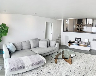 18203 Coastline Drive - Photo Thumbnail 1