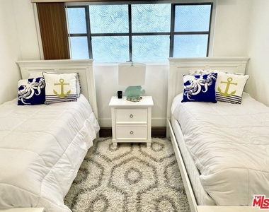 18203 Coastline Drive - Photo Thumbnail 19