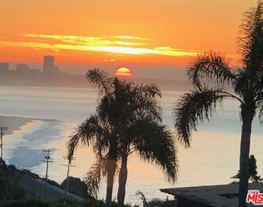 18203 Coastline Drive - Photo Thumbnail 26