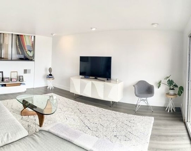 18203 Coastline Drive - Photo Thumbnail 4