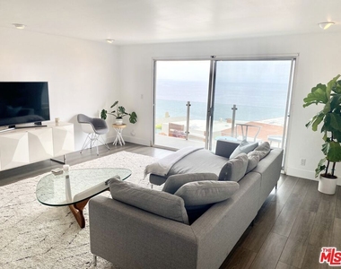 18203 Coastline Drive - Photo Thumbnail 3